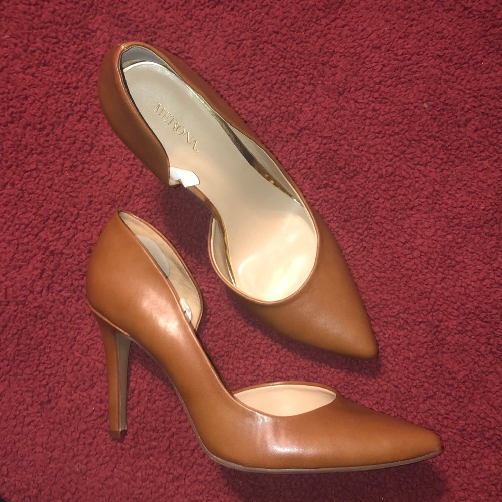 Merona pointed toed heels